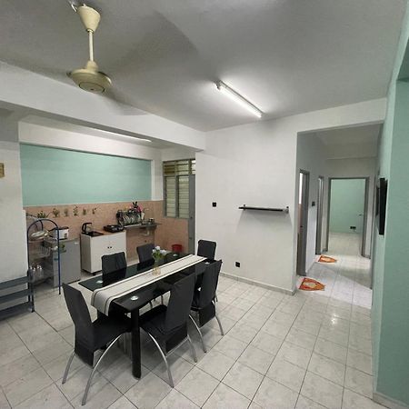Blissful Breeze 4 Rooms & Netflix By Ezyroom Melaka آير كيروه المظهر الخارجي الصورة