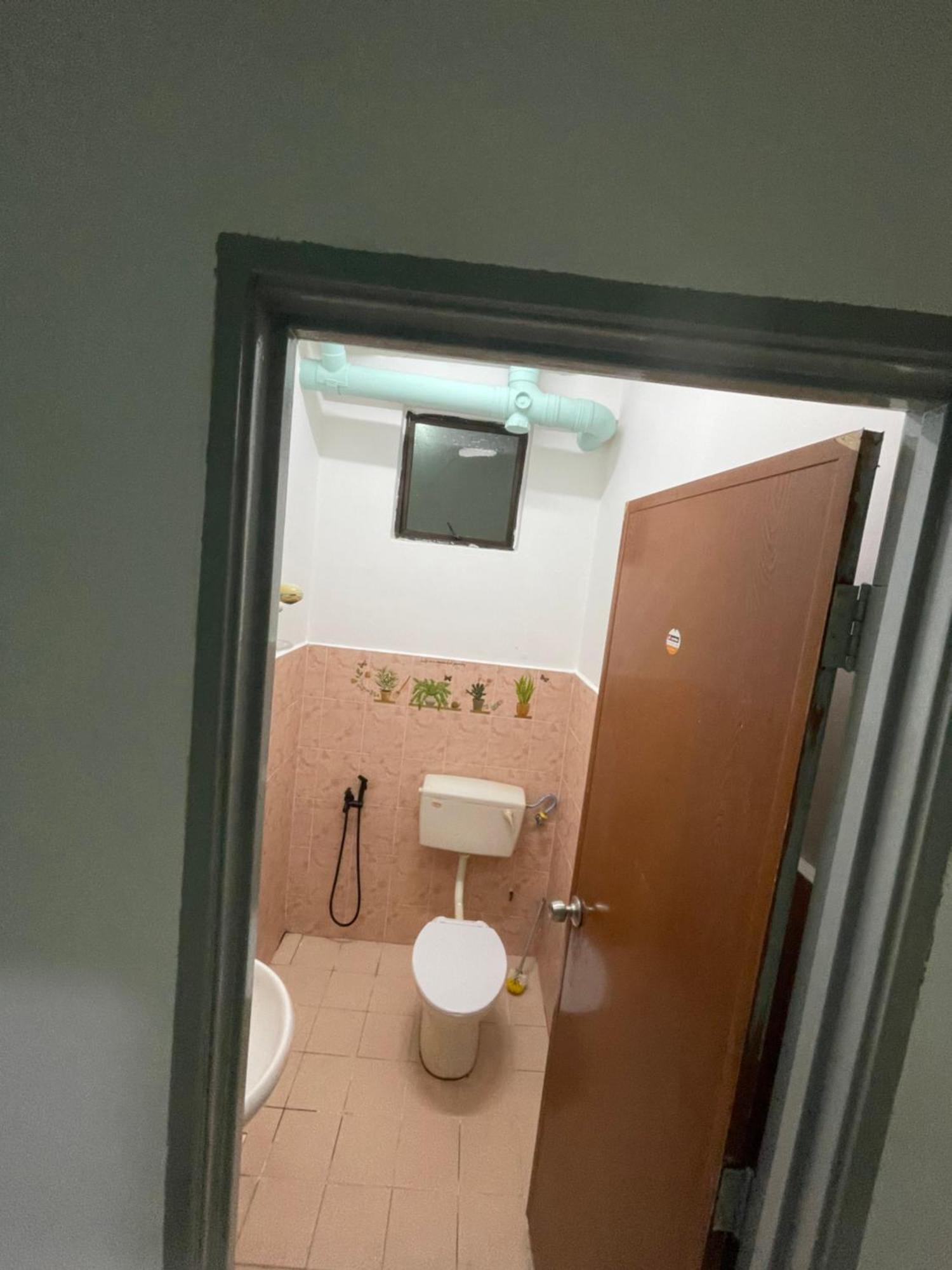 Blissful Breeze 4 Rooms & Netflix By Ezyroom Melaka آير كيروه المظهر الخارجي الصورة